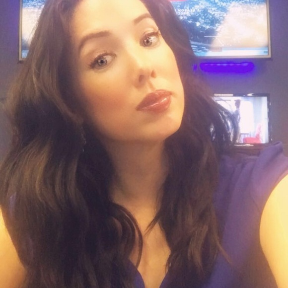 Meet your Posher, Abbie - Picture 2 of 4